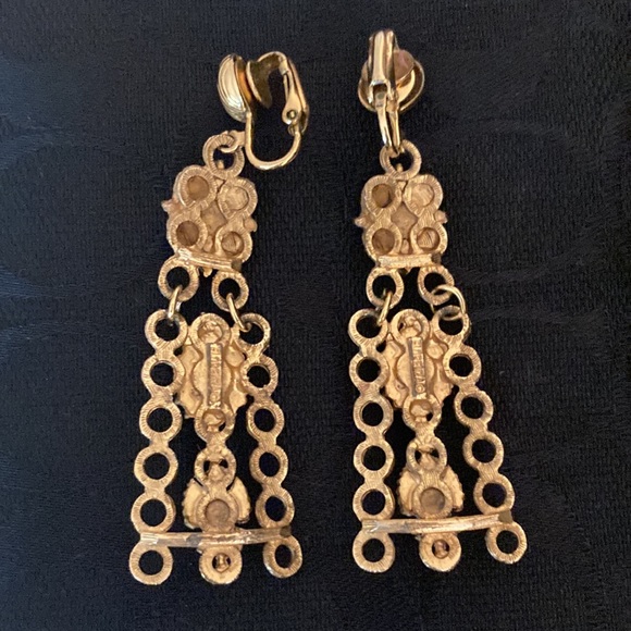 VINTAGE Florenza Cameo clip on earrings. Rare 1955 -1960 Signed - Picture 3 of 3